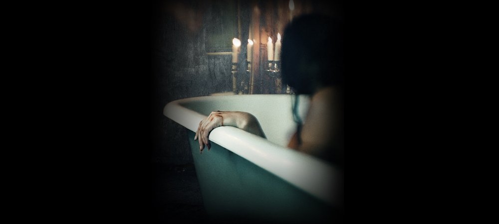 Backdrop of The Mistress