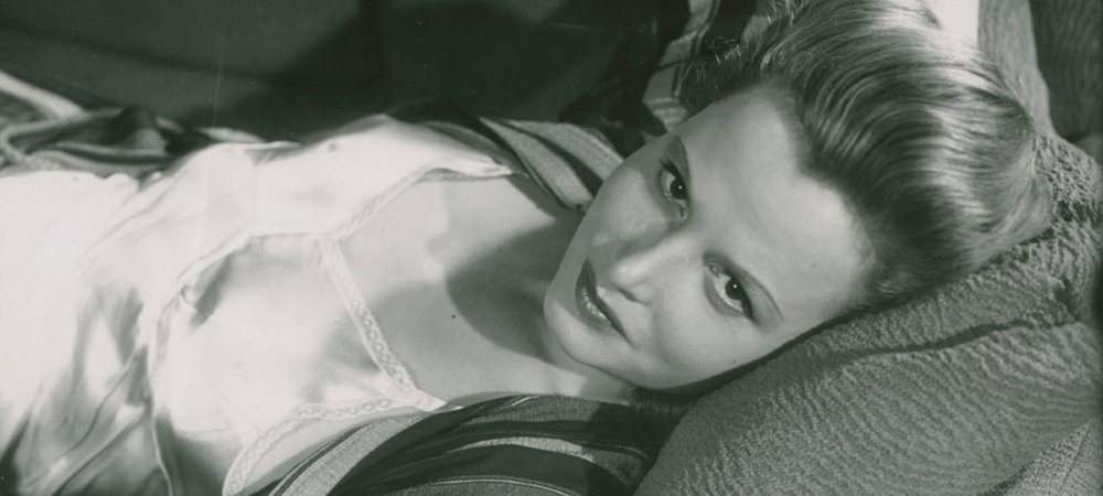 Backdrop of Sonja