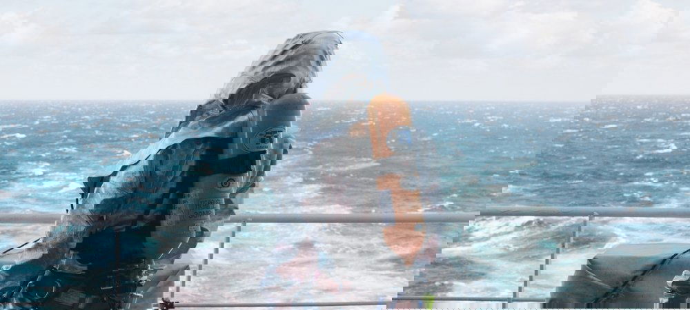 Backdrop of Deadweight