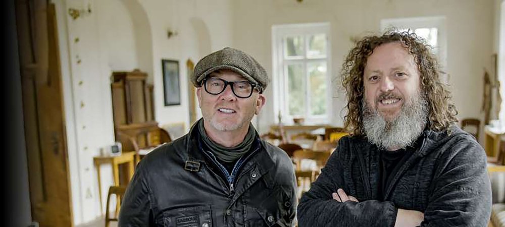 Backdrop of Salvage Hunters