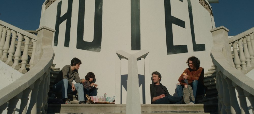 Backdrop of Hôtel Silence
