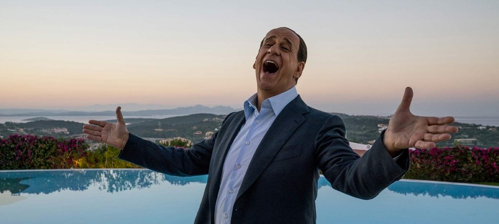 Backdrop of Loro