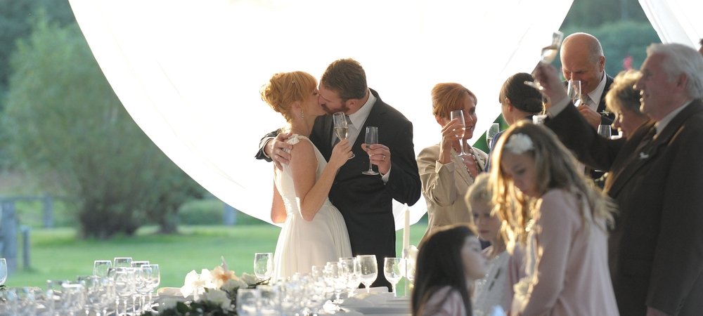 Backdrop of Honeymoon