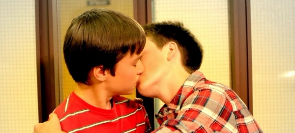 Backdrop of Kissing Drew