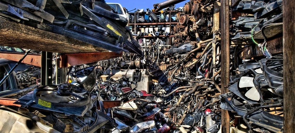 Backdrop of Junkyard Wars