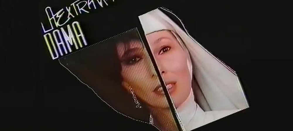 Backdrop of La extraña dama