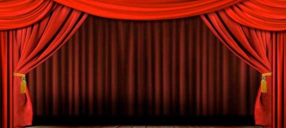 Backdrop of L'étiquette