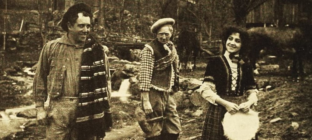 Backdrop of Auld Lang Syne