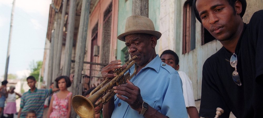 Backdrop of Cuba Feliz