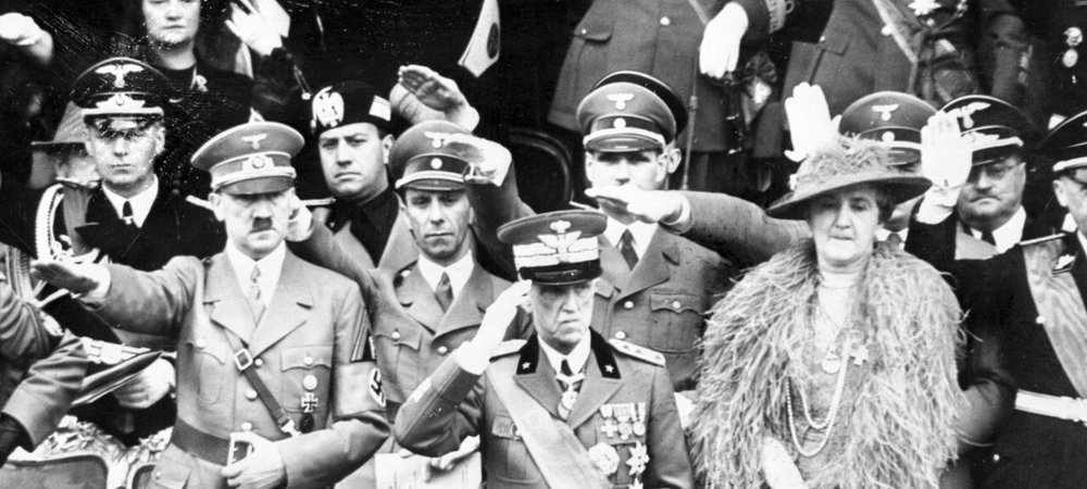 Backdrop of Royals at War