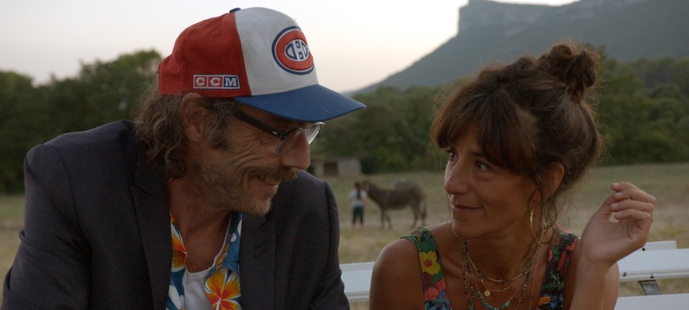 Backdrop of L'Amour flou