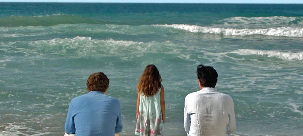 Backdrop of Des Gens Bien