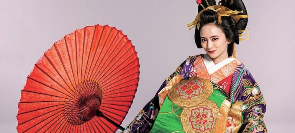 Backdrop of Edo Moiselle