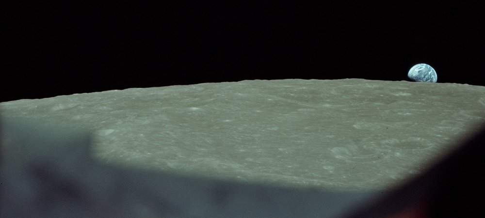 Backdrop of Earthrise