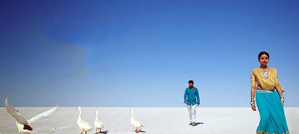 Backdrop of Ayal Njanalla
