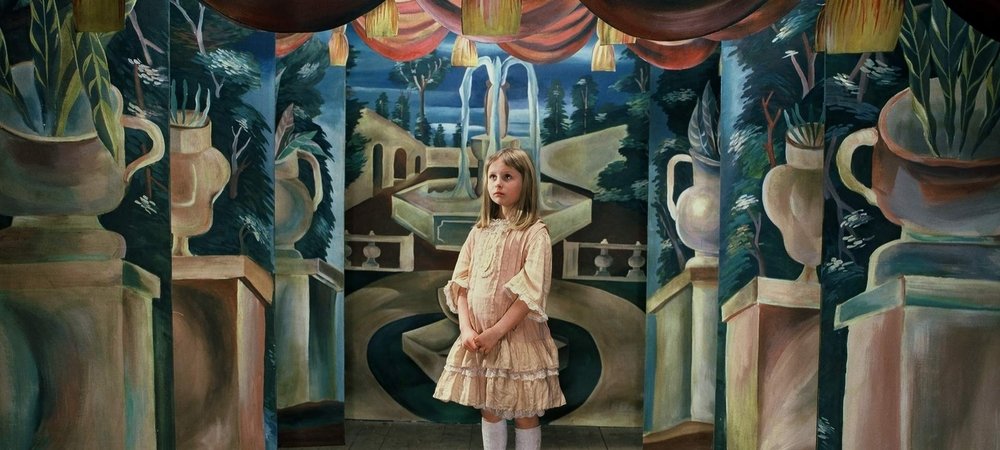 Backdrop of Alice