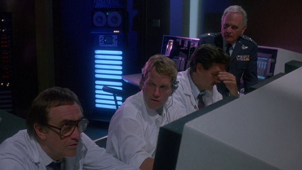 魔茧入侵,Deep Space(1988电影)