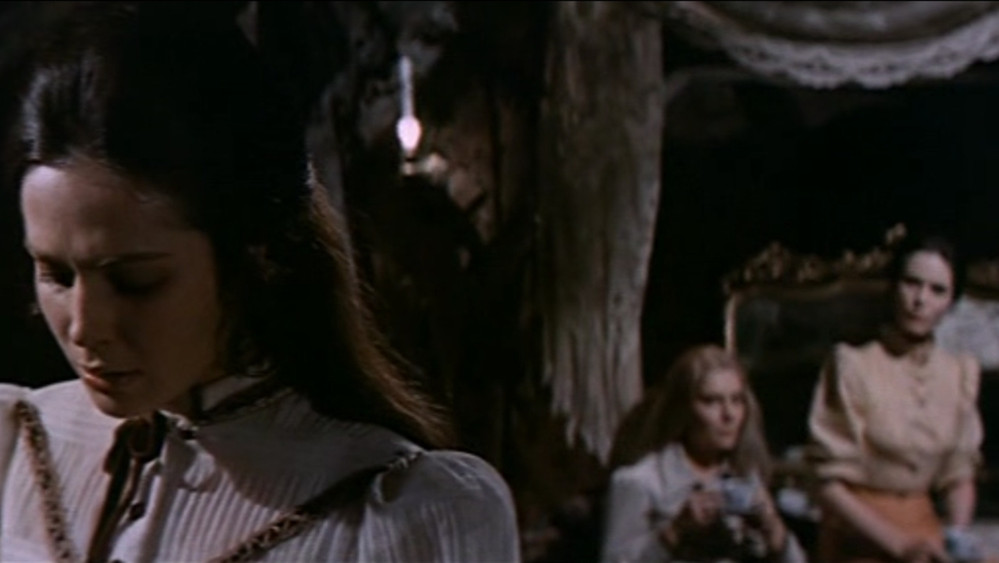 女校惊魂夜,La residencia(1969电影)