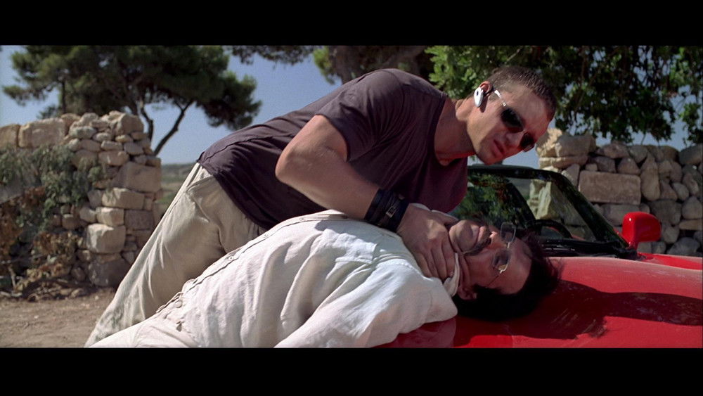 特工008,Непобедимый(2008电影)