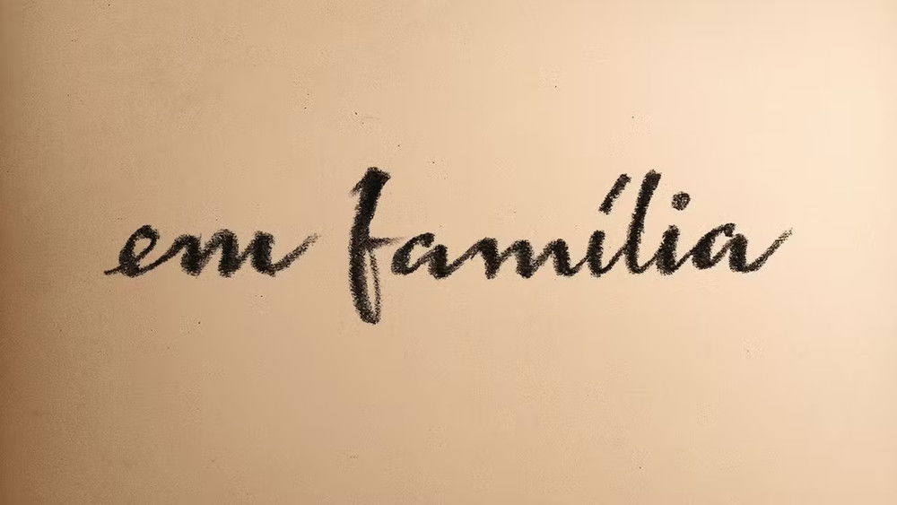 海伦娜的影子,Em Família(2014电视剧集)