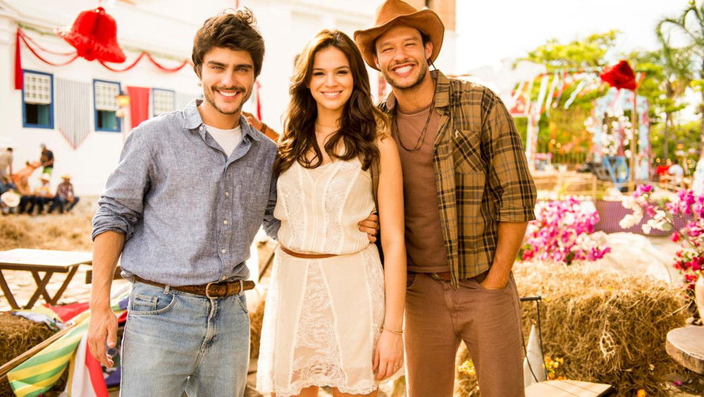 海伦娜的影子,Em Família(2014电视剧集)