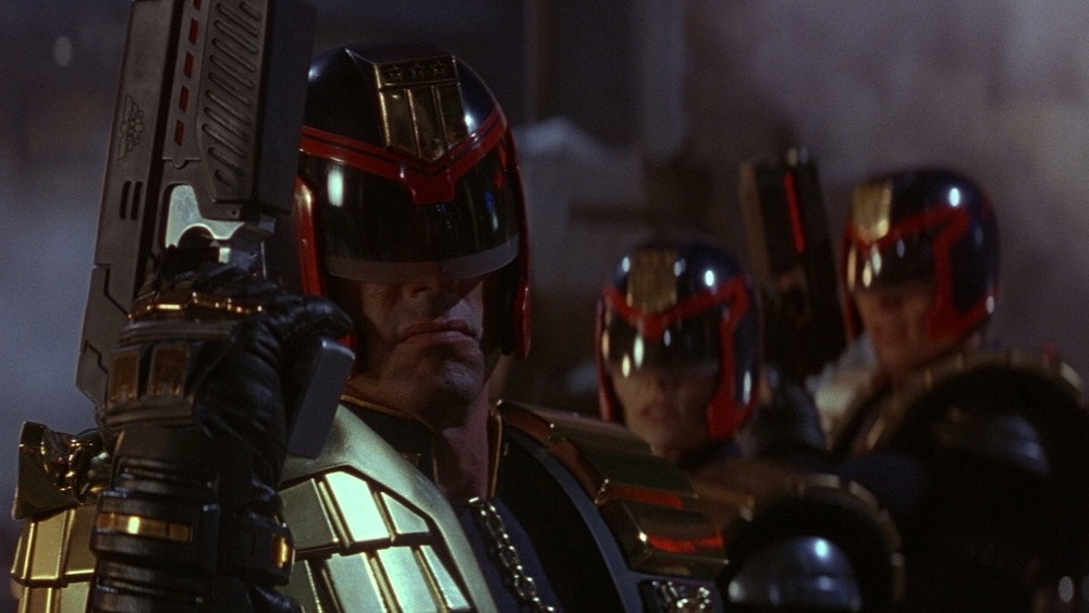 特警判官,Judge Dredd(1995电影)