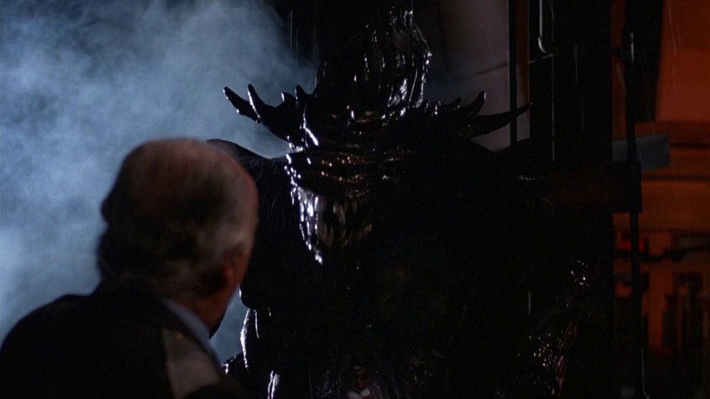 魔茧入侵,Deep Space(1988电影)