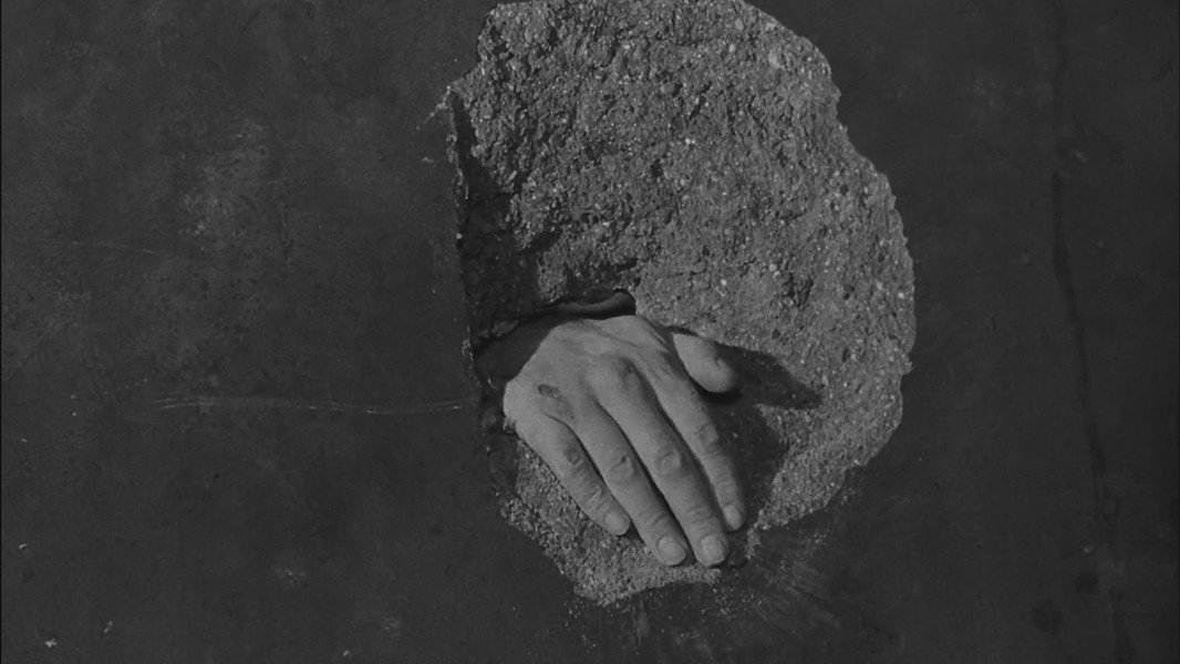 Le Trou