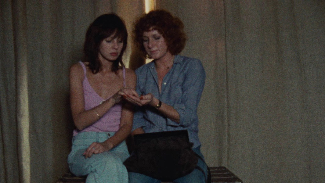 Céline and Julie Go Boating