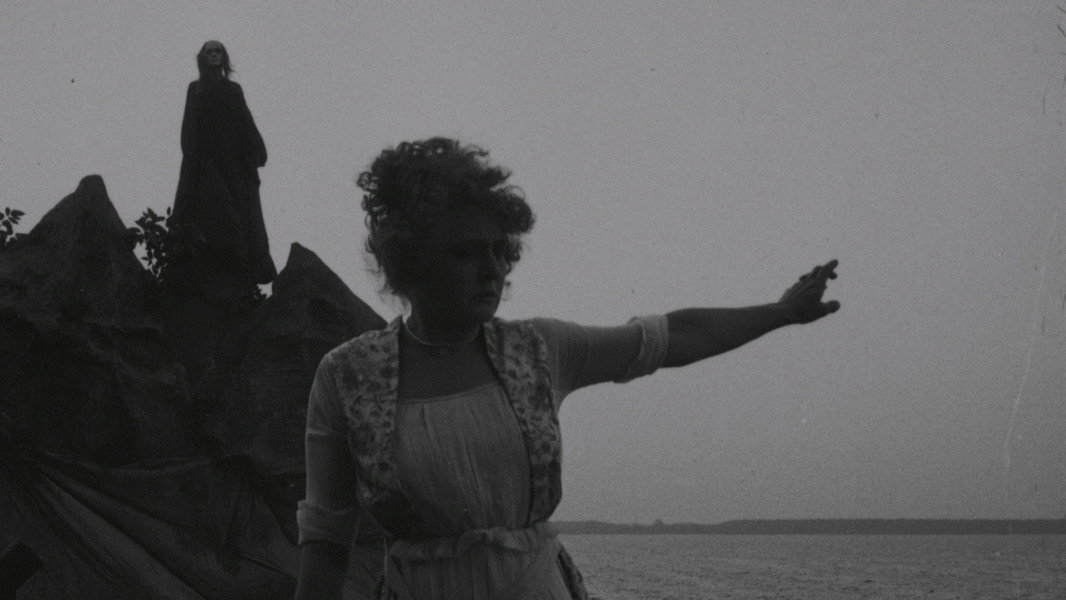 Hilde Warren and Death