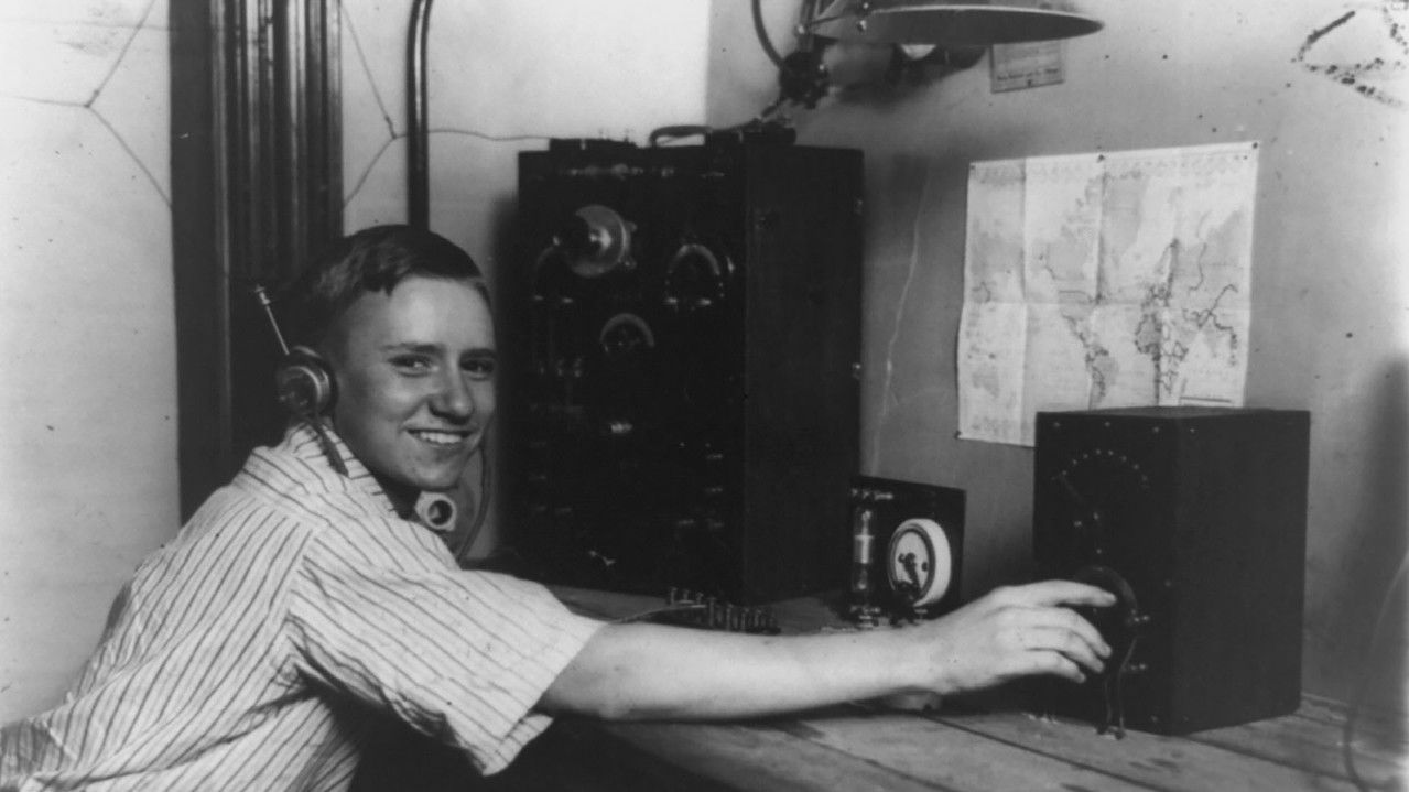 backdrop Empire of the Air: The Men Who Made Radio