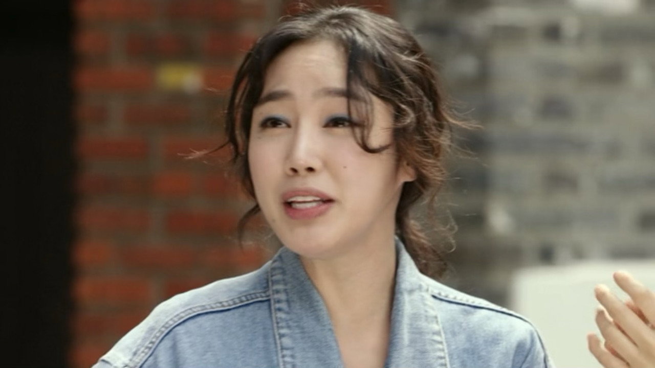 War of Blind Dates; The Girlfriend's Assist