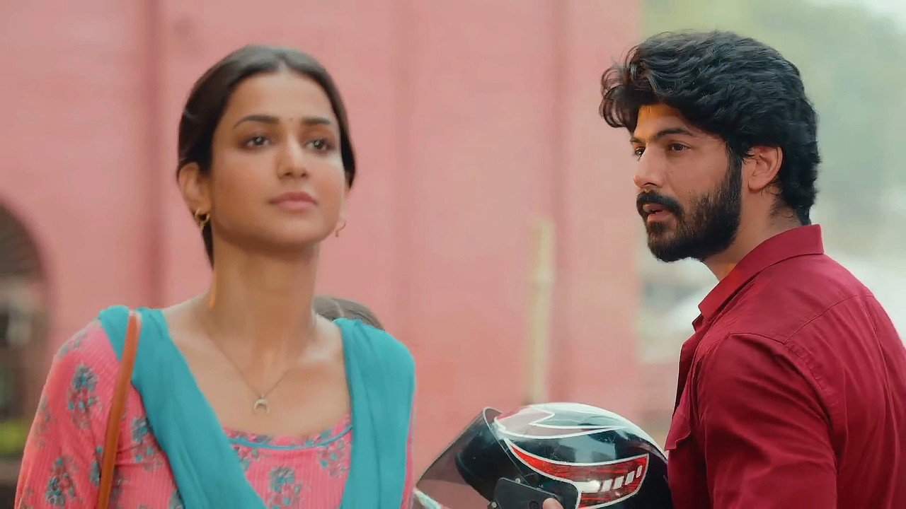 Siddhu falls for Sneha at first sight