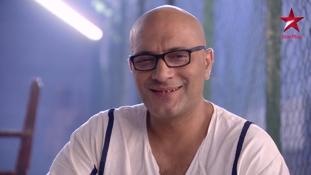 Navin Mathur Befriends Dev