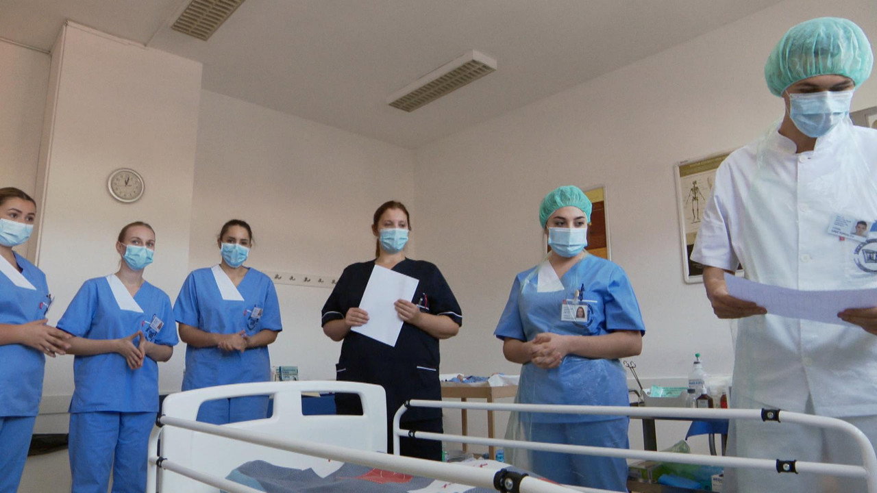 backdrop Being a Croatian Nurse