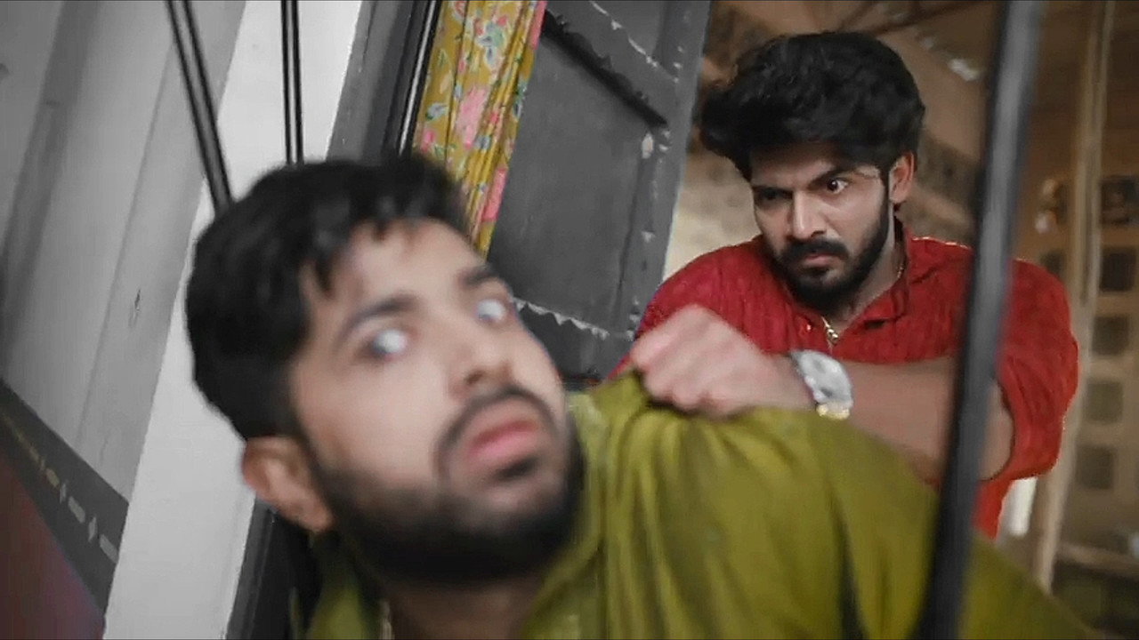 Manoj's friend tries to molest Soni