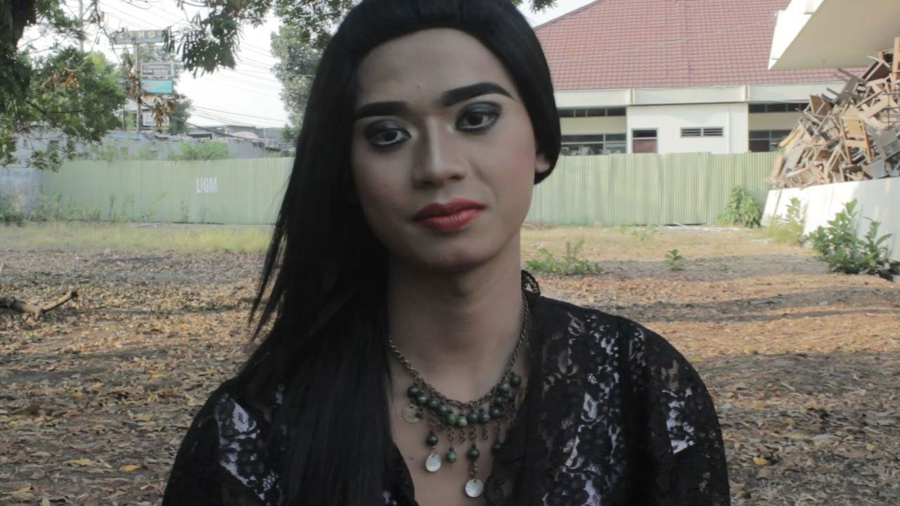 backdrop Waria Streets