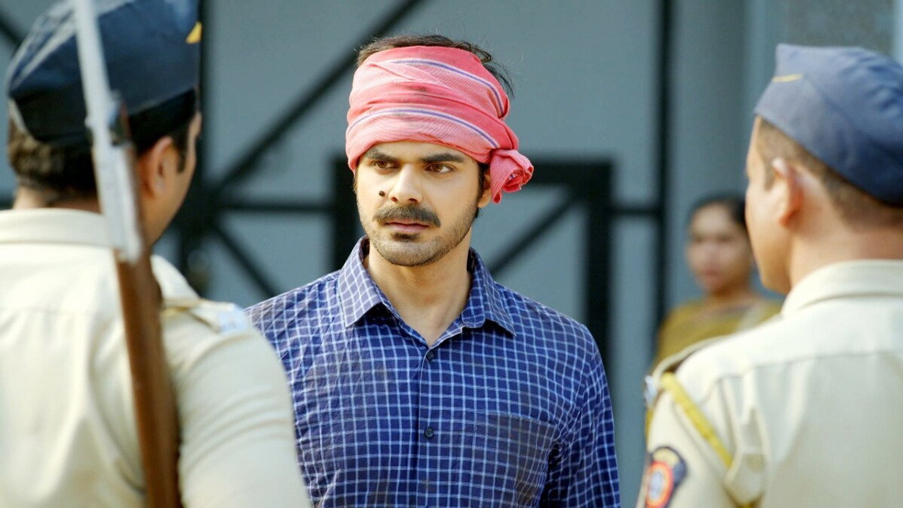 Chirag Tries To Enter Central Jail