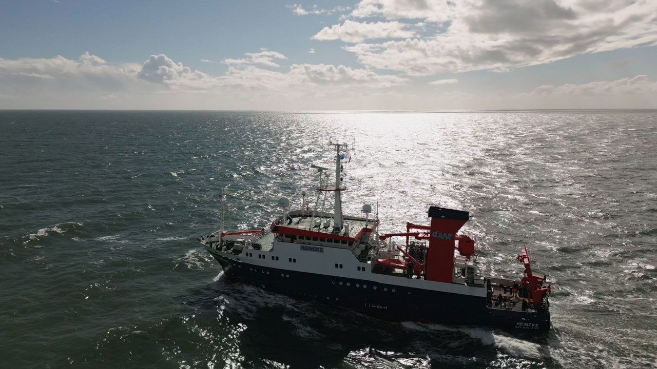 Épaves de guerre en mer du Nord : Une bombe à retardement backdrop
