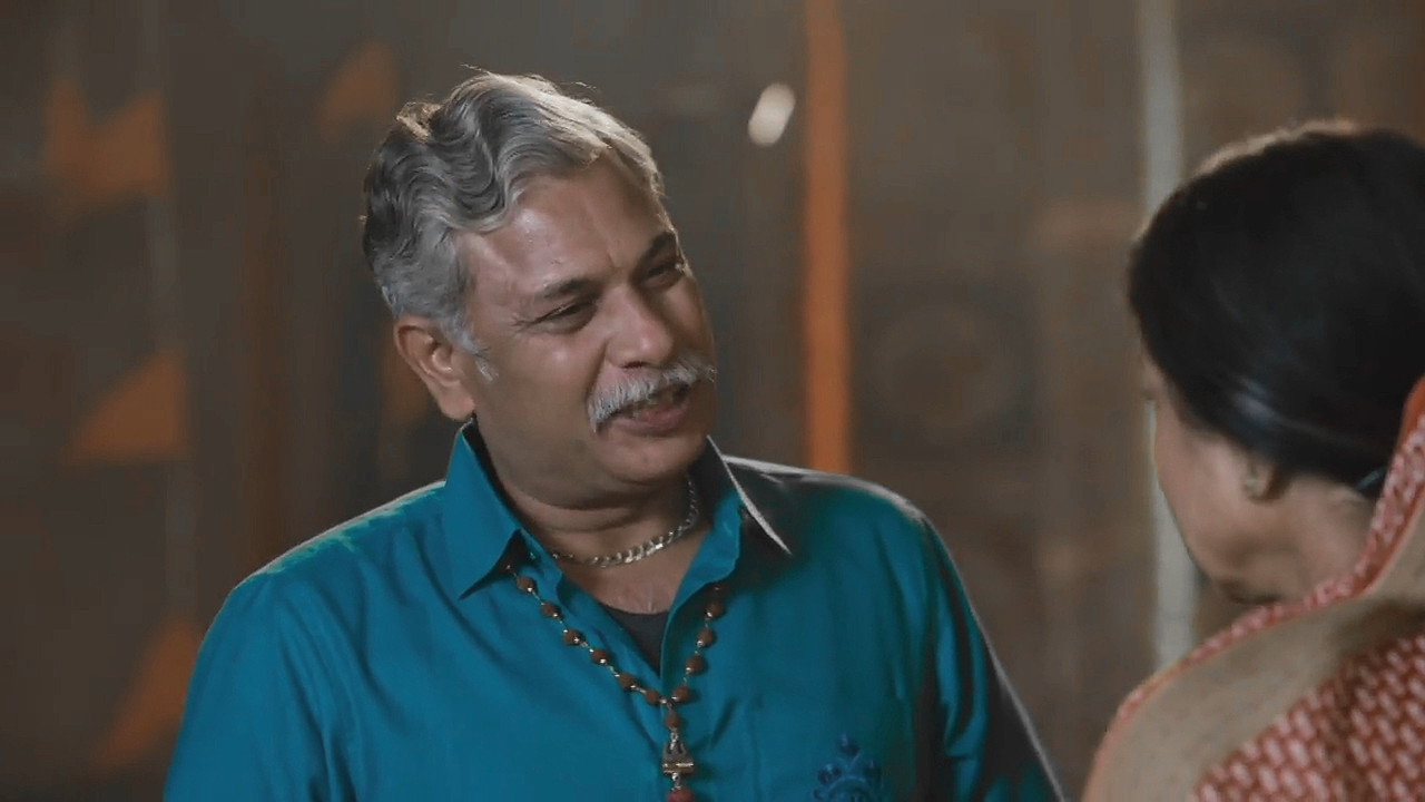 Indu catches Manohar meeting Ganga