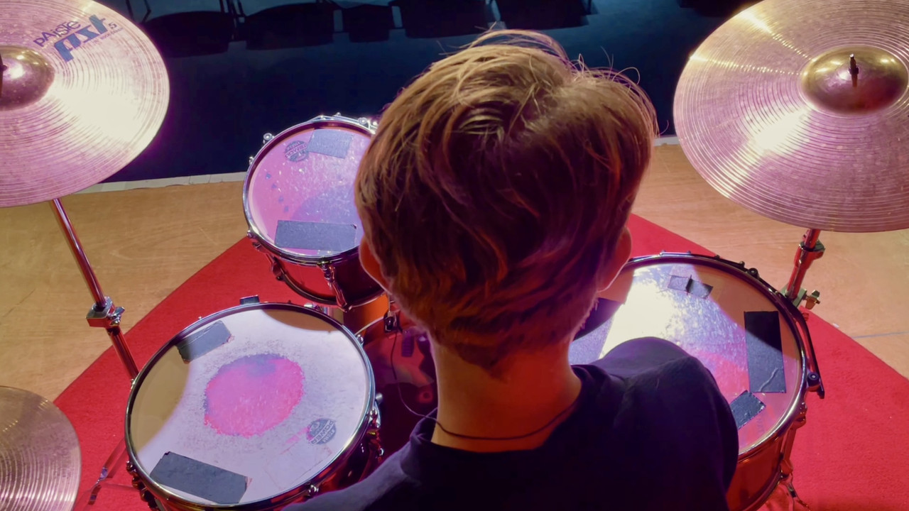 backdrop Drum Duel