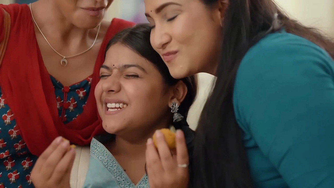 Soni tops her class