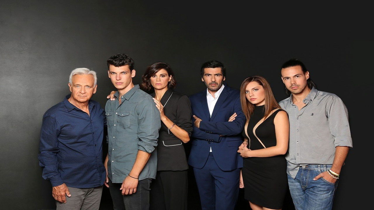 Η Επιστροφή backdrop