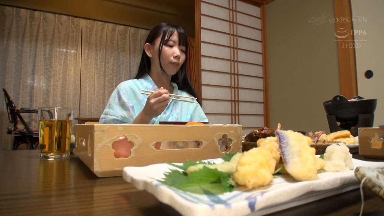 離婚してもう会えないエロい乳首した人懐っこい義娘と最後の温泉旅行で小さなマ○コをこじ開け中出しするまでの記録