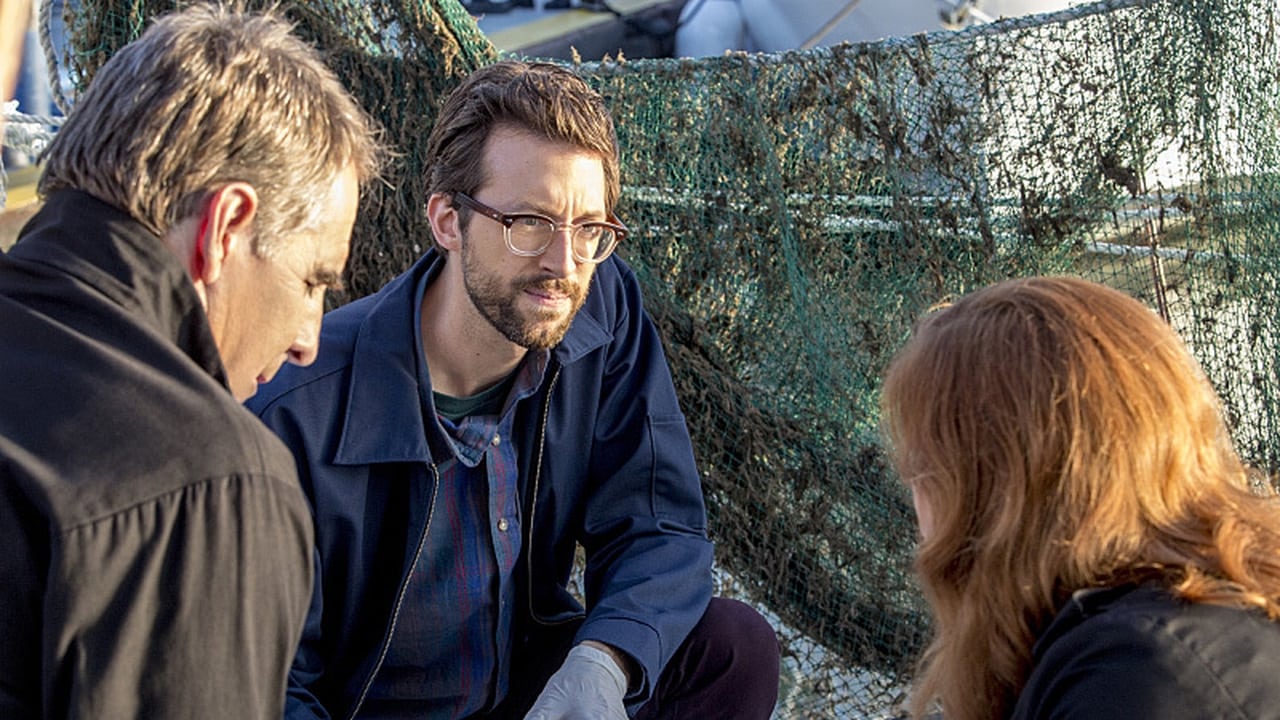 NCIS: New Orleans - Season 1 Episode 12 : The Abyss