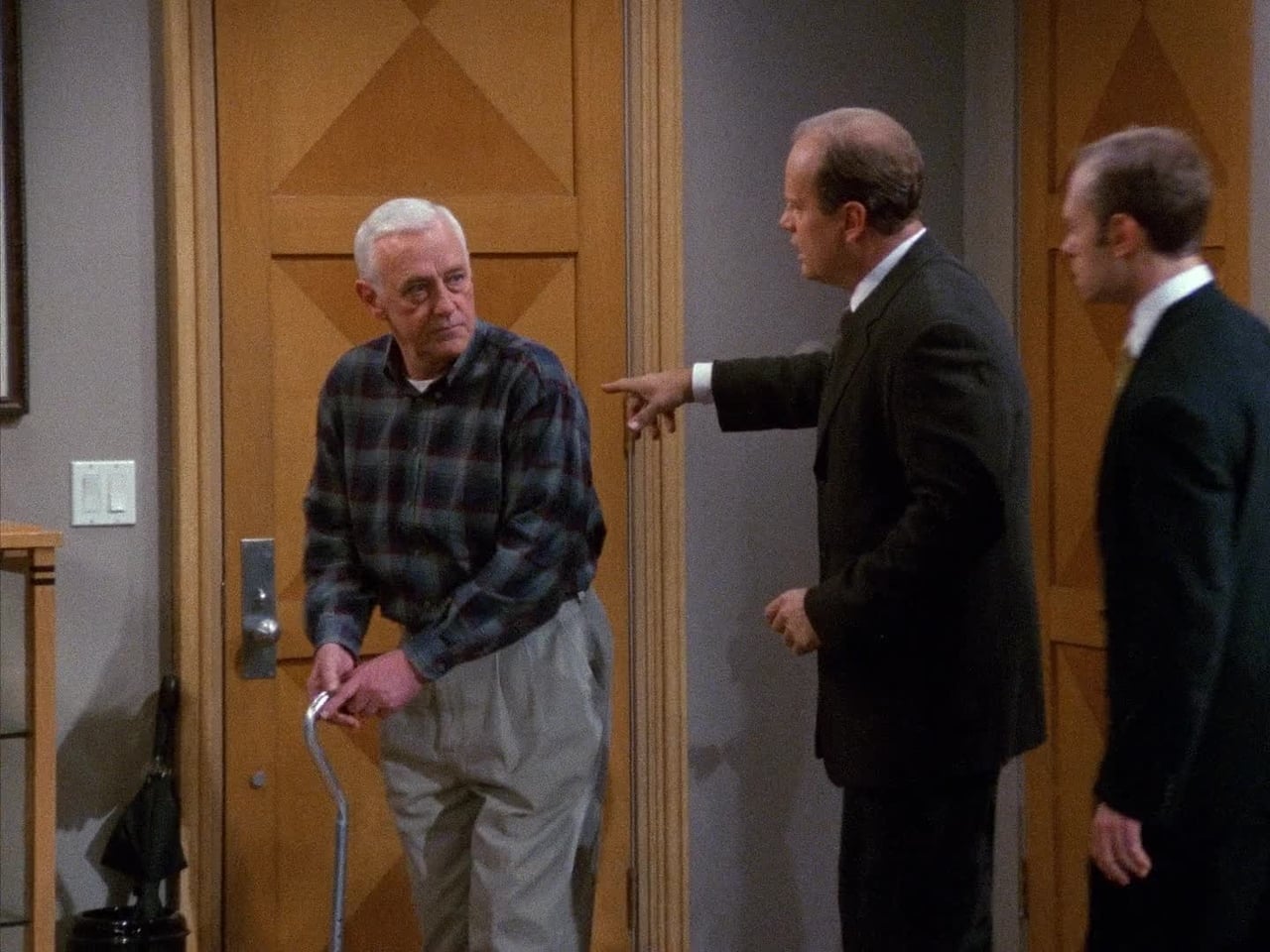 Frasier - Season 8 Episode 17 : It Takes Two to Tangle