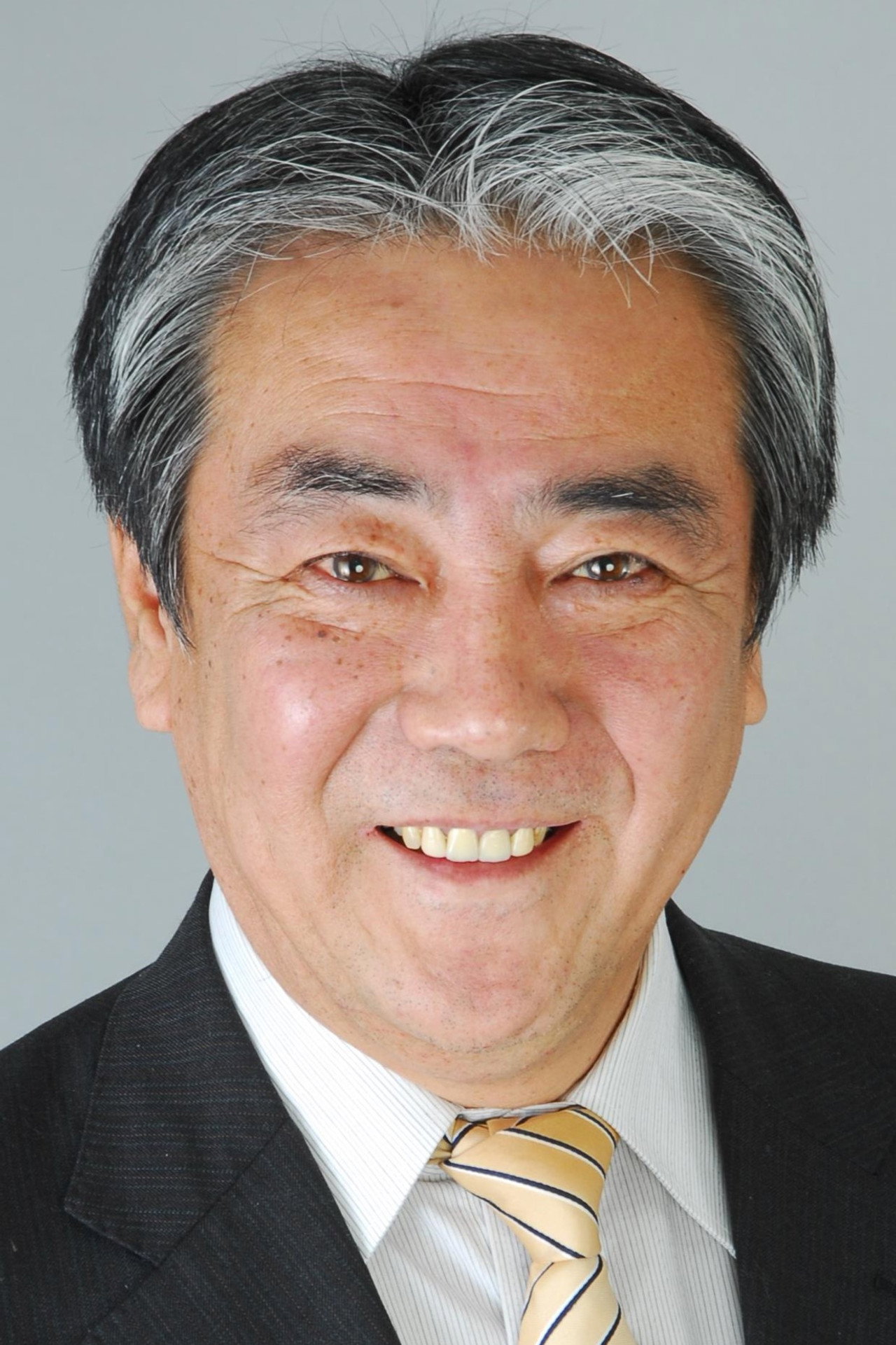 辻つとむ