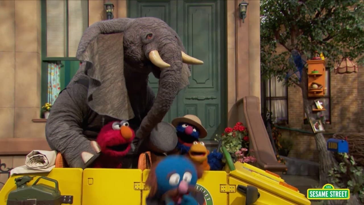 Sesame Street: Elmo Loves Animals background