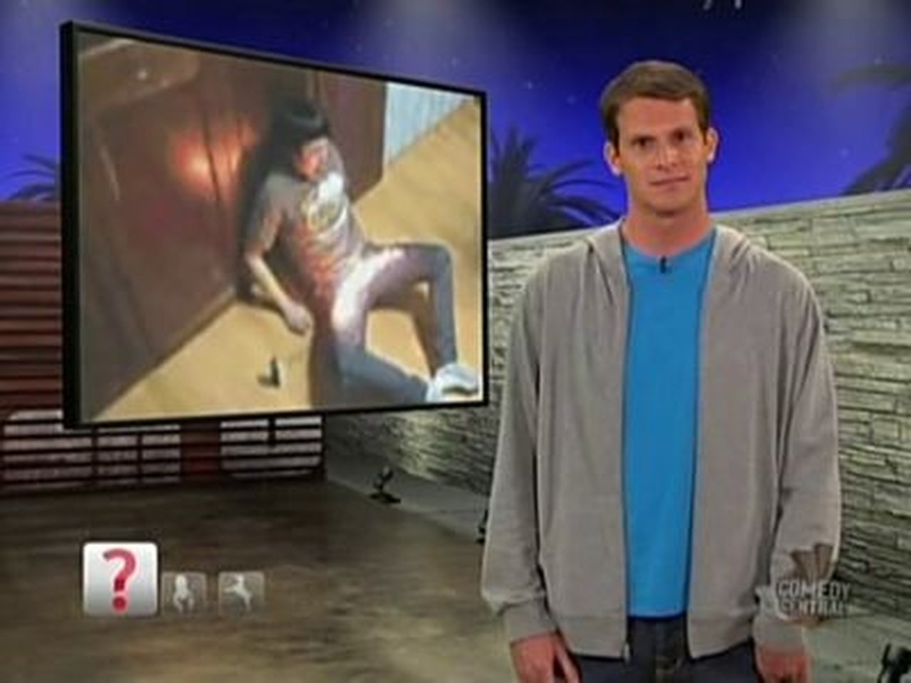 Tosh.0 - Season 1 Episode 10 : Skateboard Girl