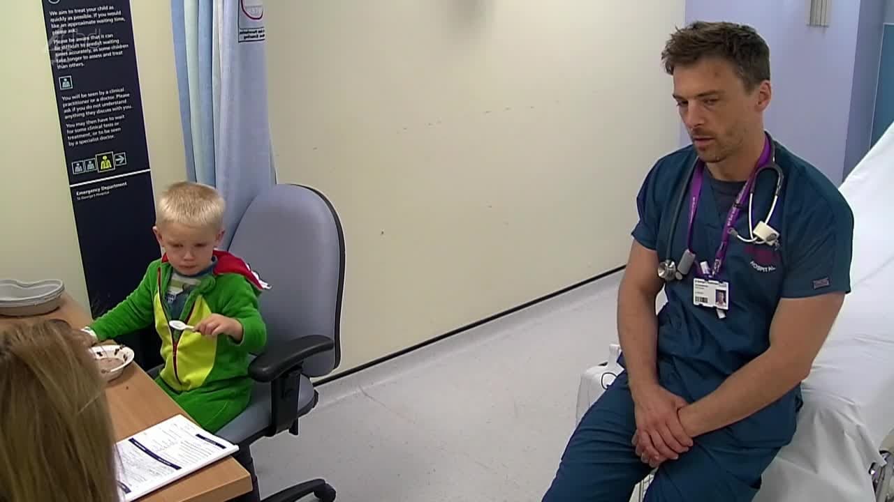 24 Hours in A&E - Season 9 Episode 8 : Father's Day